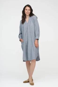 above dress stripe