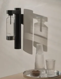 Brus kolsyremaskin, vägghängd black
