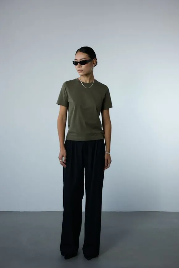 Classic Fit T-shirt Women