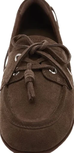 Deck shoes with laces
