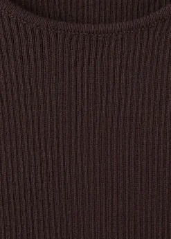 Fitted fine-knit top