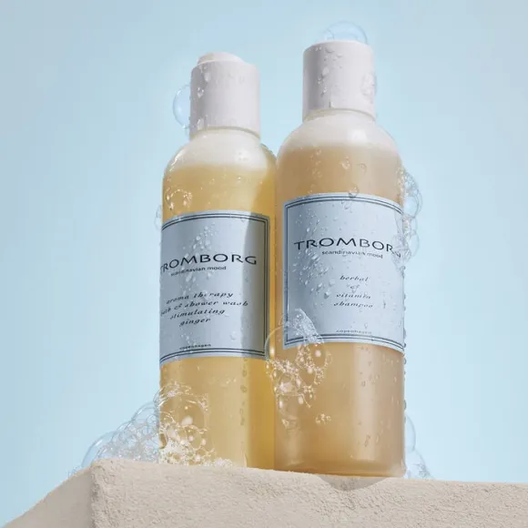 Herbal & Vitamin Shampoo 200 ml.