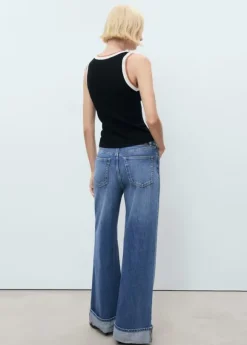 Knitted top with contrast details