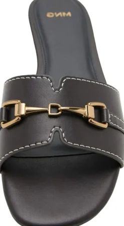 Metallic detail strap sandal