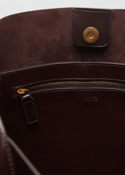 Shiny shoulder bag