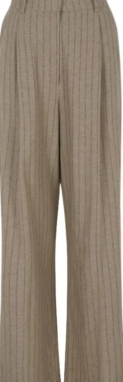 SRMarja Pant