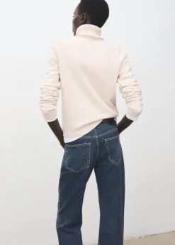 Turtleneck knitted sweater