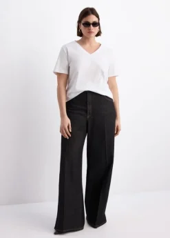V-neck cotton T-shirt